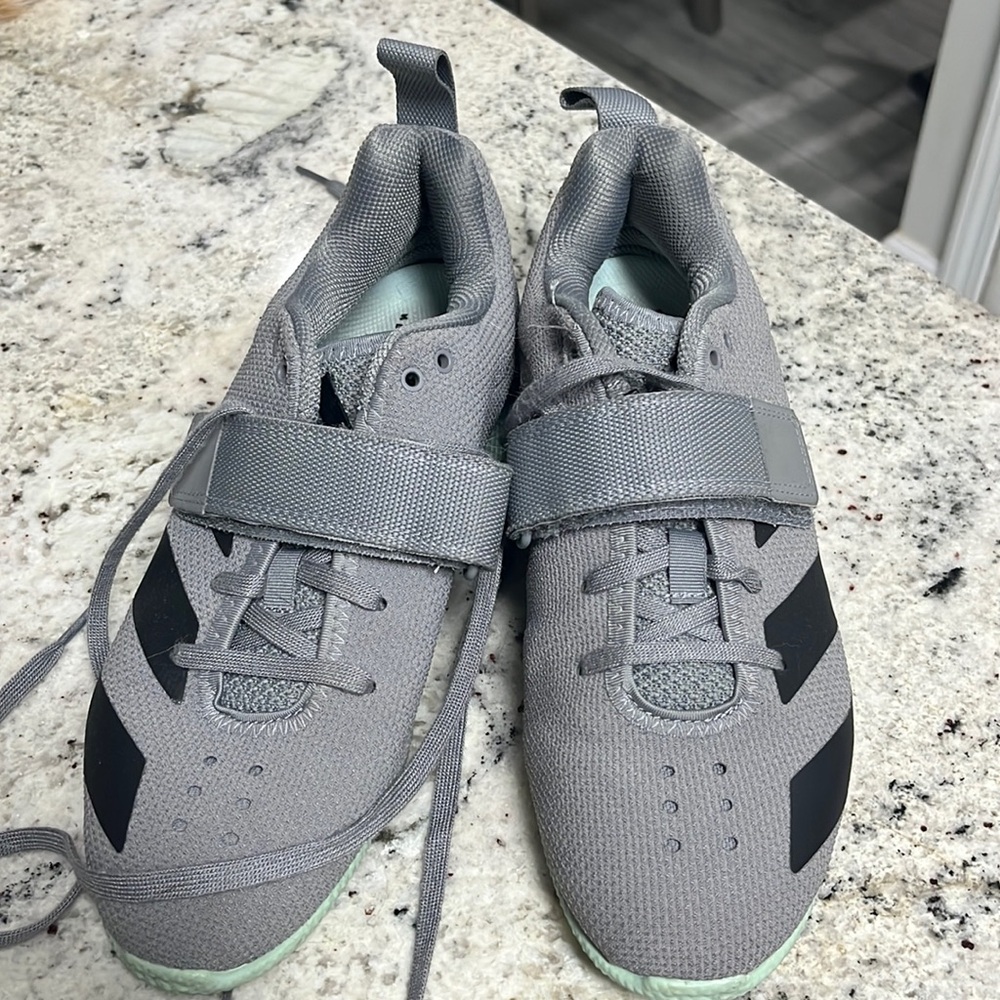 Adidas power lift shoes